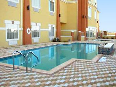 Super 8 By Wyndham Hidalgo/Mcallen Area Buitenkant foto